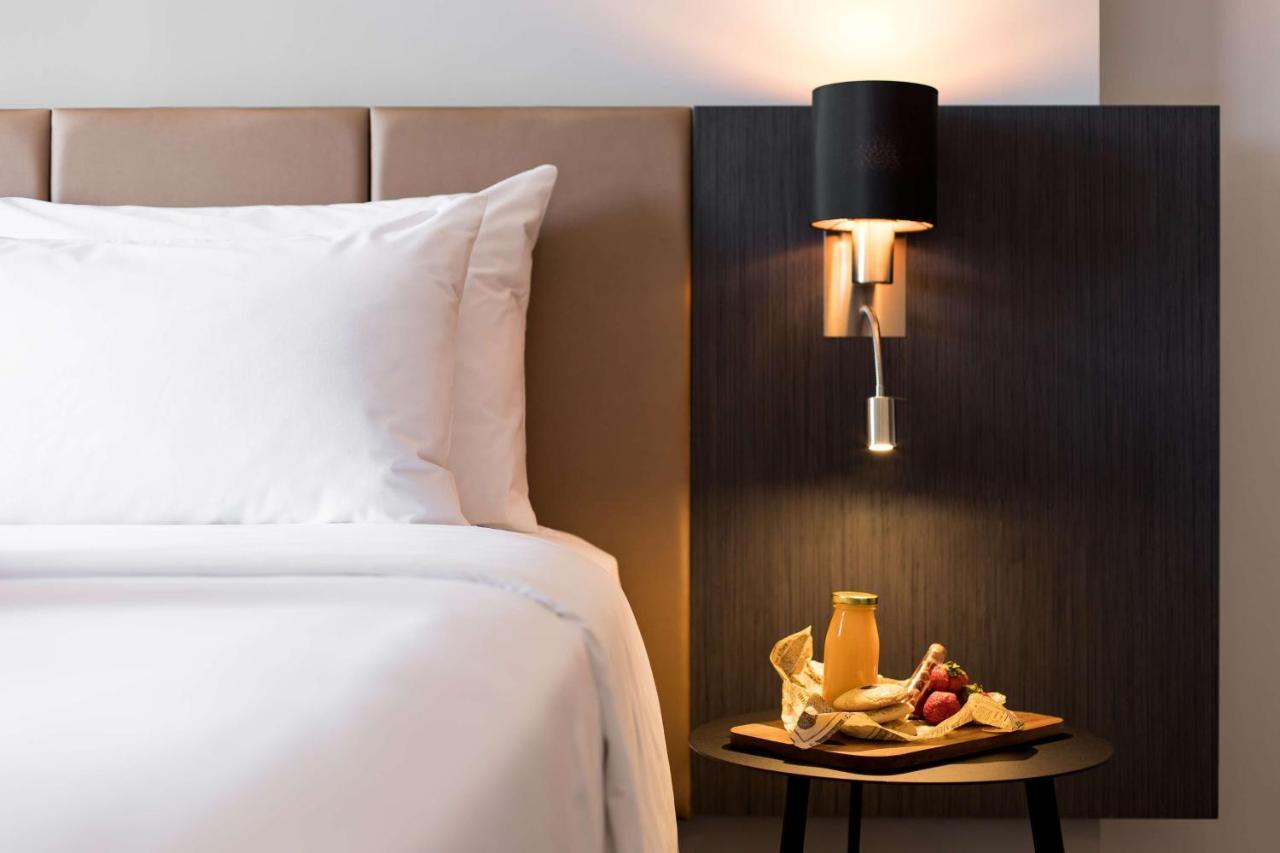 Radisson Hotel Tamboho Waterfront Антананариву Экстерьер фото