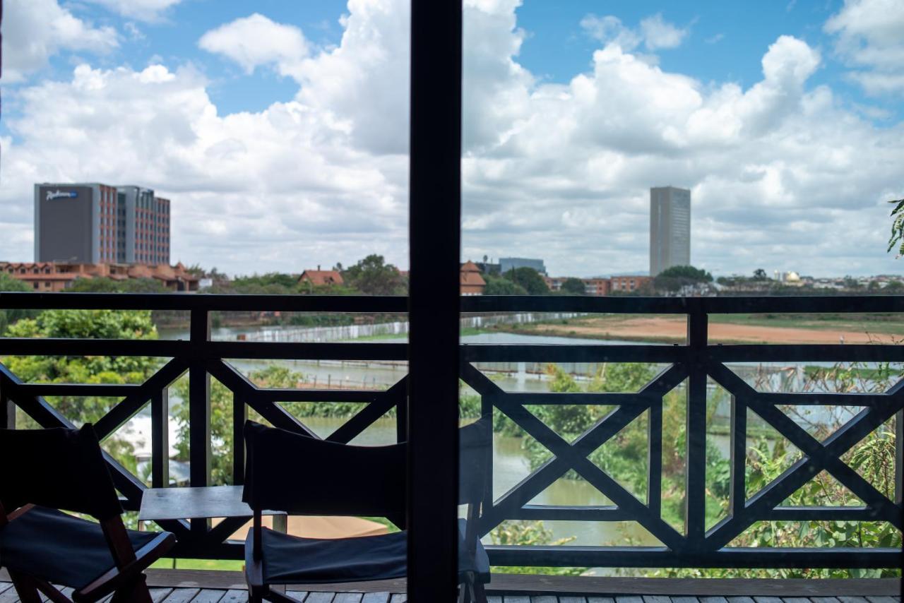Radisson Hotel Tamboho Waterfront Антананариву Экстерьер фото